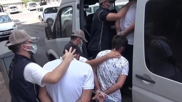 ‘Uyuşturucu ve fuhuşla mücadele’ adı altında 2 kişiyi darbeden 6 şüpheliden 3’ü tutuklandı