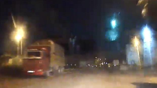 İstanbul'da gök taşının düşme anı kamerada
