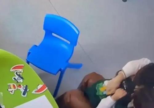 Otizmli çocuğa şiddet uygulayan eğitmen hakkında yeni suç duyurusu