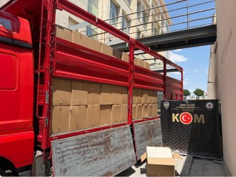 Niğde’de 7,5 milyon kaçak makaron ele geçirildi