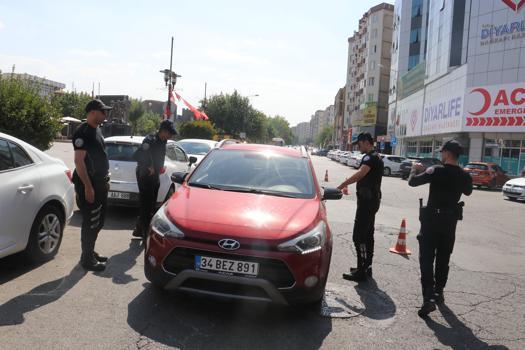Diyarbakır’da ihbarlara 4 dakikada müdahale eden ‘Yunus’ timleri 7 ayda 529 silah ele geçirdi / Ek fotoğraflar