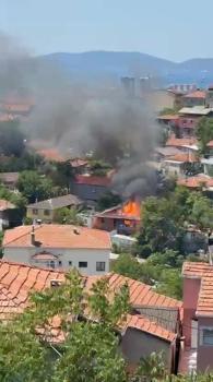 Pendik’te 2 katlı binada çıkan yangın itfaiye tarafından söndürüldü
