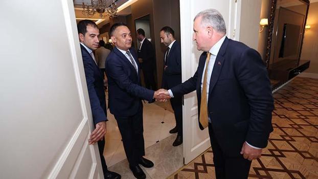 Bakan Bak, Avrupa şampiyonu İlke Özyüksel Mihrioğlu’nu kabul etti