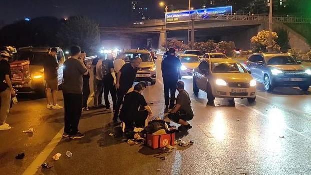 Bağcılar'da kontrolden çıkan motosiklet devrildi: 2 yaralı