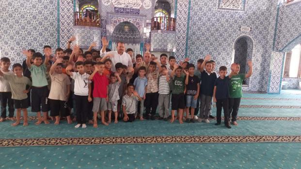 Kur’an kursu öğrencilerinden Gazze’deki çocuklara yardım