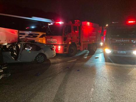 Hatay'da otoyolda kaza; doğum günü kutlamaya giden 2 genç öldü, 4 yaralı