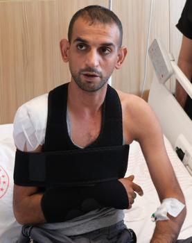 Omzundaki kıkırdak ve kemik dokusu hasarı, dizinden alınan doku ile onarıldı