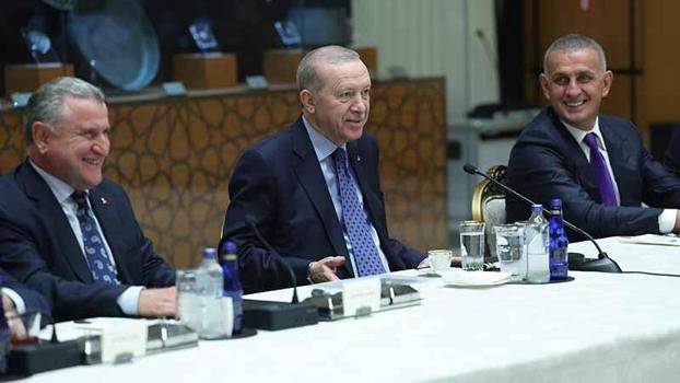 Cumhurbaşkanı Erdoğan, Süper Lig'e çıkan takımları kabul etti