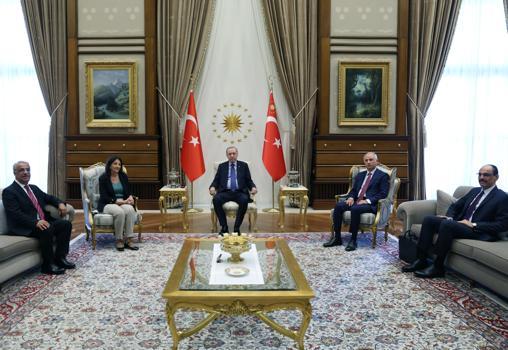 Cumhurbaşkanı Erdoğan, DEM Parti İmralı heyetini kabul etti