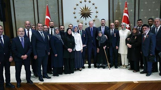 Cumhurbaşkanı Erdoğan, şehit ailelerini kabul etti