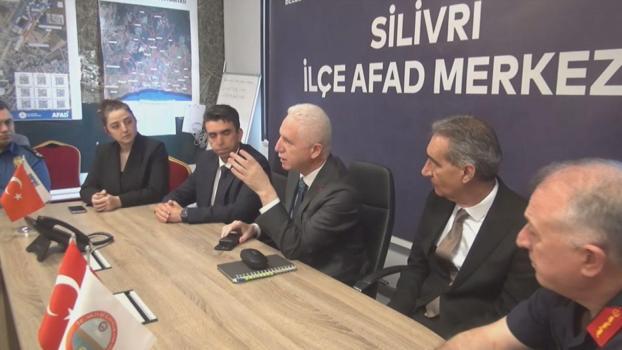 Vali Gül, Silivri'de otluk alandaki yangına ilişkin bölgede incelemelerde bulundu