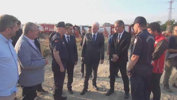 Vali Gül, Silivri'de otluk alandaki yangına ilişkin bölgede incelemelerde bulundu
