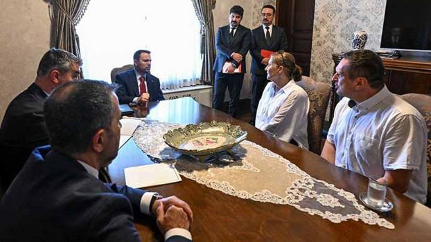 Bakan Gürlek, yorgun mermi ile hayatını kaybeden Emir’in ailesiyle görüştü