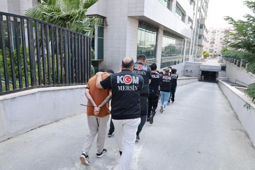 Silahlı saldırı hazırlığındaki 2 kişi ile bağlantılı oldukları 4 şüpheli tutuklandı