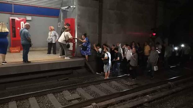 İzmir’de metro seferleri normale döndü