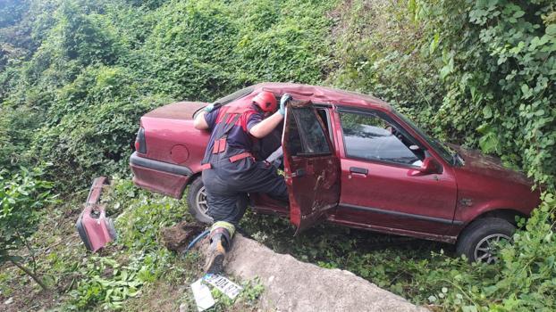Ordu’da otomobil bahçe duvarına çarptı: 2 yaralı