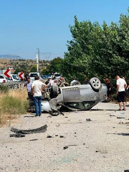 Kastamonu’da bariyerlere çarpan otomobil takla attı: 6 yaralı