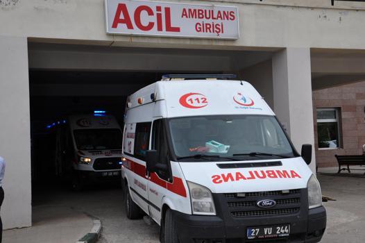 Gaziantep’te devrilen otomobilin sürücüsü yaralandı