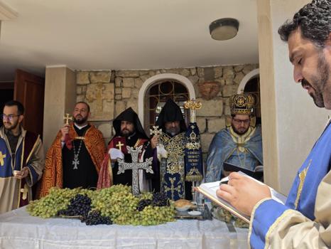 Vakıfköy'de 'Meryem Ana Yortusu' ve 'Üzüm Bayramı' kutlandı