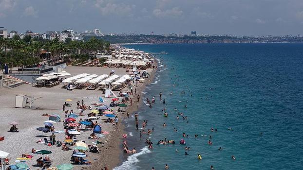 Antalya'da yüksek nem bunalttı
