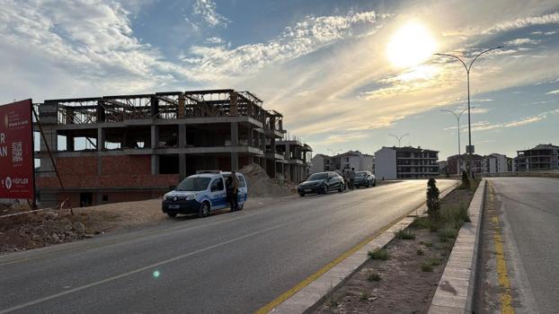 İnşaattan 3'üncü katındaki iskelesinden düşen işçi öldü