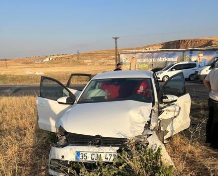 Mardin’de iki otomobilin çarpıştığı kazada 3 kişi yaralandı