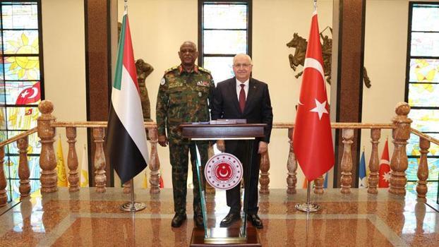 Bakan Güler, Sudan Genelkurmay Başkanı Elatta’yı kabul etti