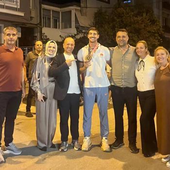 İsmail Nezir'e İzmir'de karşılama