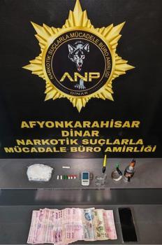 Uygulama yapan ekipler otomobilde uyuşturucu ele geçirdi