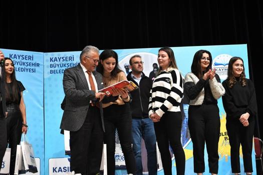 Başkan Büyükkılıç’tan Kayseri’yi tercih eden gençlere tebrik
