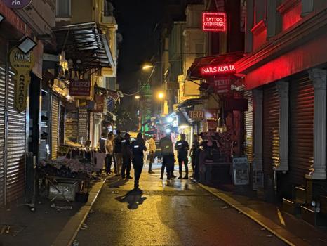 Fatih’te komşu iki esnaf arasında silahlı kavga: 1 ölü, 1 yaralı