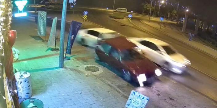 Polisten kaçarken aracıyla 4 otomobile çarpan alkollü sürücüye 450 bin lira ceza