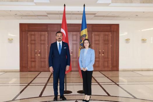 AK Partili Zorlu, Moldova Cumhurbaşkanı Sandu ile görüştü