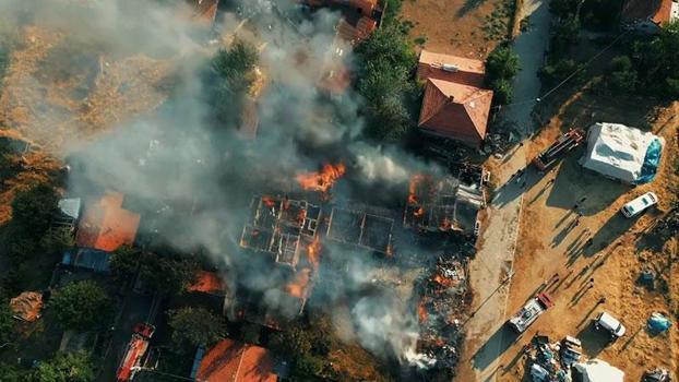 Çankırı’da çıkan yangında 2 ev, 2 ahır ve 1 samanlık küle döndü