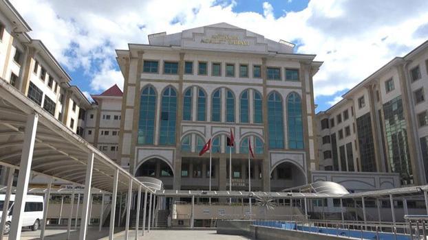 Hakaret eden ile uyuşturucu kullandığı iddia edilen eş 'eşit kusurlu' sayıldı