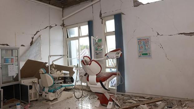 Endonezya'da 7.7 büyüklüğündeki depremde can kaybı 71'e yükseldi