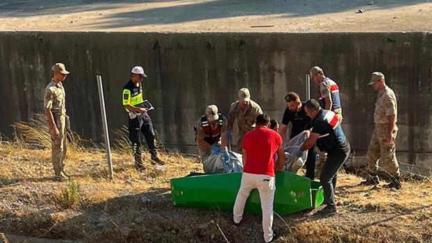 Gaziantep’te hafif ticari araç, şarampole devrildi: 2 ölü