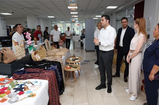 Akdeniz’de kursiyerleri, el emeği göz nuru ürünlerini sergiledi