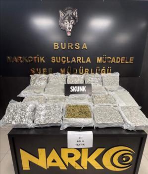 Evinde ve aracında 45 kilo esrarla yakalanan şüpheli tutuklandı