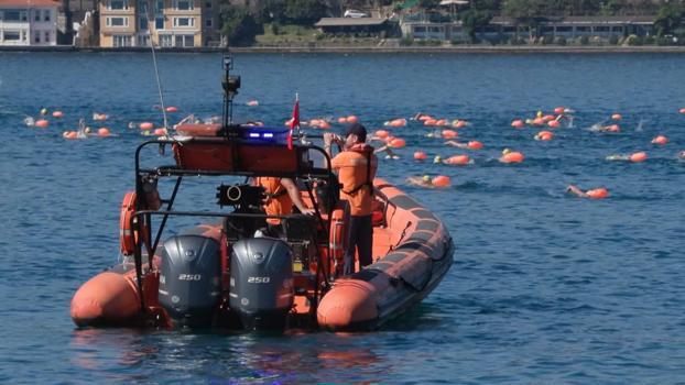 38’inci Boğaziçi Kıtalararası Yüzme Yarışı'nda Kanlıca'dan Kuruçeşme'ye kulaç attılar - 1