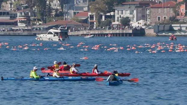 38’inci Boğaziçi Kıtalararası Yüzme Yarışı'nda Kanlıca'dan Kuruçeşme'ye kulaç attılar