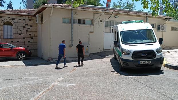 Gaziantep’te otomobiller çarpıştı: 3 ölü, 3 yaralı
