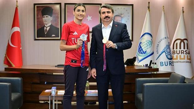 Bursalı sporcu Hatice Kübra, Akdeniz Oyunları’nda altın madalya kazandı