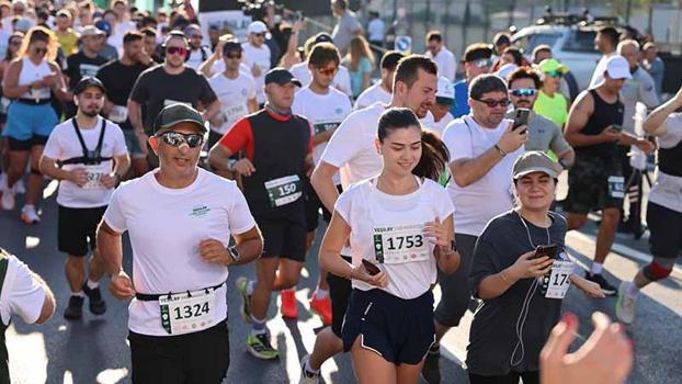 Yeşilay Yarı Maratonu, İstanbul’un tarihi rotalarında gerçekleştirildi