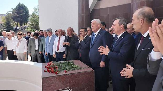 Dervişoğlu, Celal Bayar'ın mezarını ziyaret etti