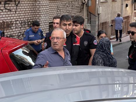 Beyoğlu’nda düğün konvoyunda kaza: Damadın amcası binaya çarptı