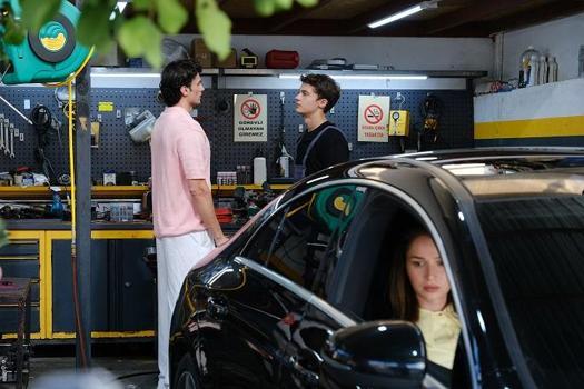 Aras, Demir’e yaklaştı, Leyla’dan uzaklaştı