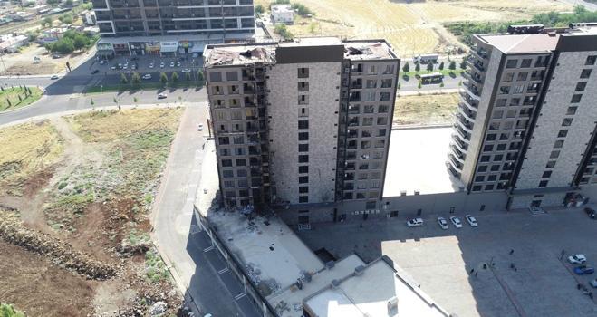 Plazadaki yangının boyutu, gün ağarınca ortaya çıktı
