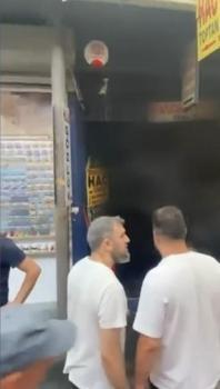 Fatih'te iş hanında çıkan yangın söndürüldü