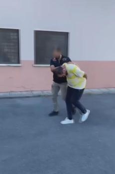 Küçükçekmece'de aracında uyuşturucu ele geçirilen sürücü tutuklandı